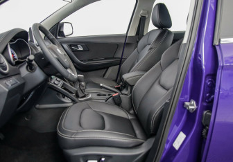 Подержанный автомобиль FAW Besturn X40 2021 года (9 фото)