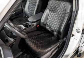 Подержанный автомобиль Toyota RAV4 2021 года (20 фото)