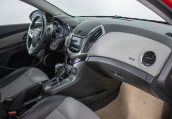 Подержанный автомобиль Chevrolet Cruze Sedan 2013 года (9 фото)