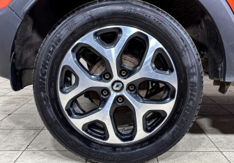 Подержанный автомобиль Renault Kaptur 2016 года (10 фото)