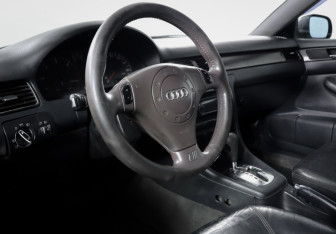 Подержанный автомобиль Audi A6 Wagon 1999 года (14 фото)