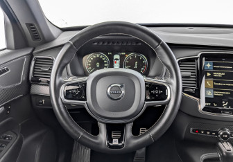 Подержанный автомобиль Volvo XC90 2020 года (22 фото)