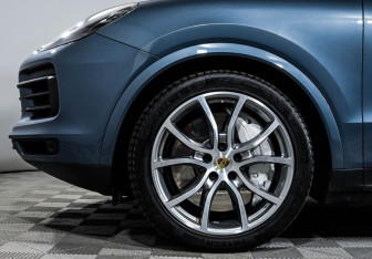 Подержанный автомобиль Porsche Cayenne 2020 года (15 фото)