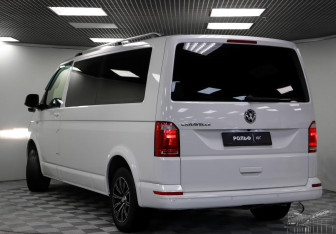 Подержанный автомобиль Volkswagen Caravelle 2018 года (21 фото)