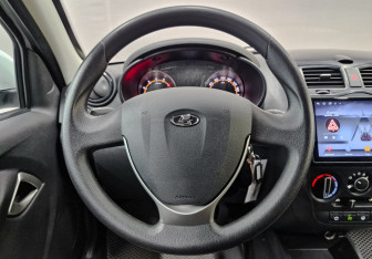 Подержанный автомобиль LADA (ВАЗ) Granta Sedan 2023 года (22 фото)