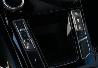 Подержанный автомобиль Jaguar I-Pace 2018 года (18 фото)