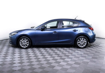 Подержанный автомобиль Mazda 3 Hatchback 2018 года (3 фото)