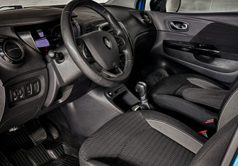 Подержанный автомобиль Renault Kaptur 2017 года (14 фото)