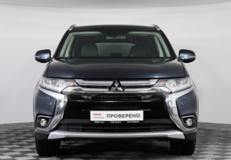 Подержанный автомобиль Mitsubishi Outlander 2017 года (2 фото)