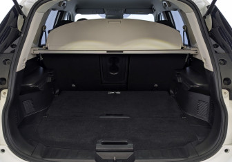 Подержанный автомобиль Nissan X-Trail 2022 года (10 фото)