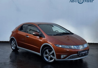 Подержанный автомобиль Honda Civic Hatchback 2008 года (3 фото)