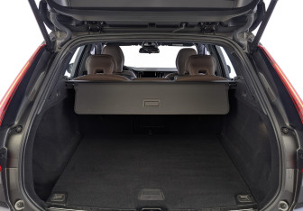 Подержанный автомобиль Volvo XC60 2023 года (10 фото)