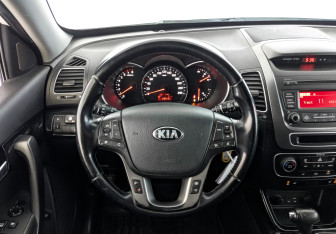 Подержанный автомобиль Kia Sorento 2018 года (22 фото)