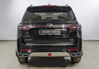 Подержанный автомобиль Changan CS95 2024 года (6 фото)