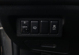 Подержанный автомобиль Nissan X-Trail 2011 года (15 фото)