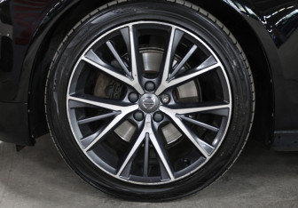 Подержанный автомобиль Volvo S90 2020 года (28 фото)