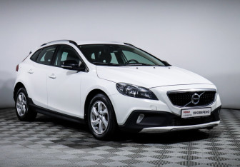 Подержанный автомобиль Volvo V40 Cross Country 2017 года (3 фото)