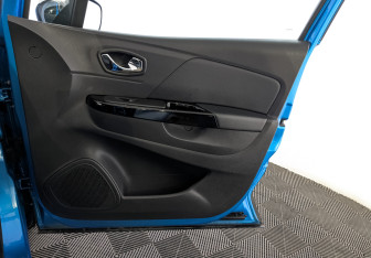 Подержанный автомобиль Renault Kaptur 2016 года (25 фото)