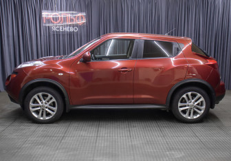 Подержанный автомобиль Nissan Juke 2011 года (7 фото)