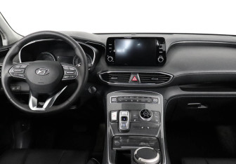 Подержанный автомобиль Hyundai Santa Fe 2021 года (8 фото)