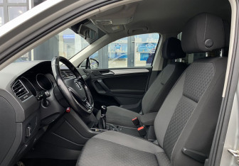 Подержанный автомобиль Volkswagen Tiguan 2017 года (17 фото)