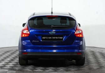 Подержанный автомобиль Ford Focus Hatchback 2013 года (4 фото)