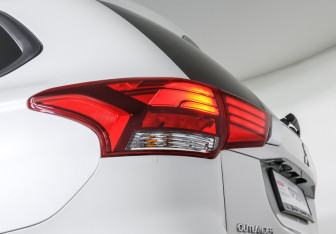 Подержанный автомобиль Mitsubishi Outlander 2021 года (21 фото)