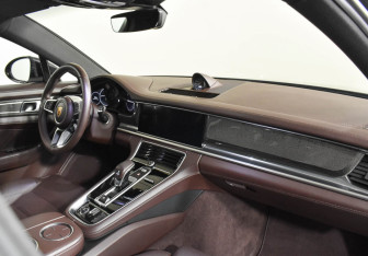 Подержанный автомобиль Porsche Panamera Wagon 2017 года (24 фото)