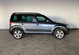 Подержанный автомобиль Skoda Yeti 2015 года (8 фото)