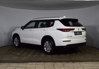 Новый Mitsubishi Outlander 2023 (7 фото)