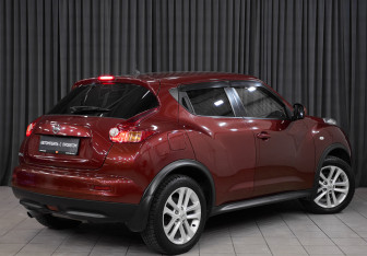 Подержанный автомобиль Nissan Juke 2012 года (4 фото)