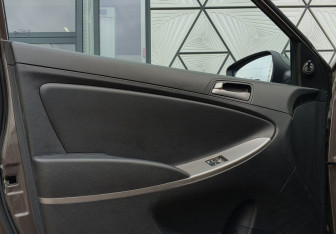 Подержанный автомобиль Hyundai Solaris Sedan 2016 года (15 фото)