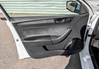Подержанный автомобиль Skoda Rapid Liftback 2019 года (19 фото)