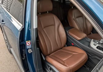 Подержанный автомобиль Audi Q7 2019 года (24 фото)