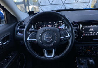 Подержанный автомобиль Jeep Compass 2019 года (14 фото)