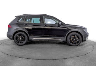 Подержанный автомобиль Volkswagen Tiguan 2019 года (4 фото)
