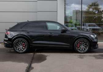 Подержанный автомобиль Audi SQ8 2022 года (4 фото)