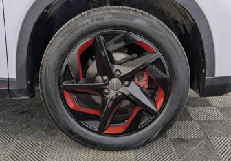 Подержанный автомобиль Omoda C5 2022 года (12 фото)