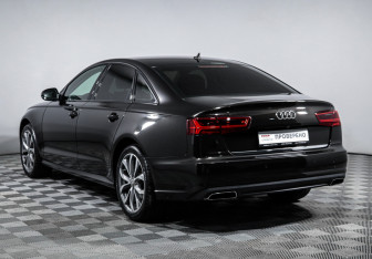 Подержанный автомобиль Audi A6 Sedan 2015 года (7 фото)