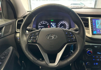 Подержанный автомобиль Hyundai Tucson 2016 года (13 фото)