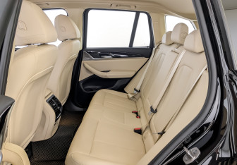 Подержанный автомобиль BMW X3 2021 года (12 фото)