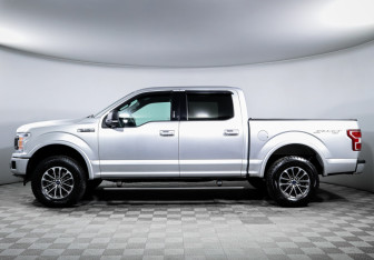 Подержанный автомобиль Ford F-150 2019 года (8 фото)