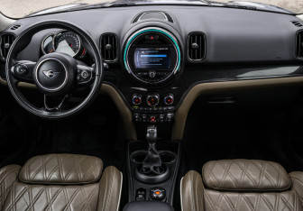 Подержанный автомобиль MINI Countryman 2019 года (13 фото)
