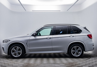 Подержанный автомобиль BMW X5 2018 года (8 фото)