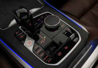 Подержанный автомобиль BMW X5 2020 года (16 фото)