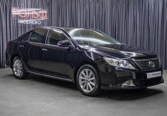 Подержанный автомобиль Toyota Camry Sedan 2013 года (3 фото)