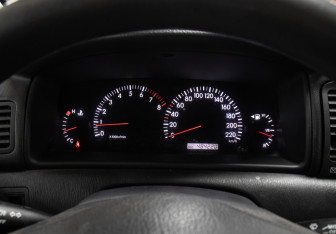 Подержанный автомобиль Toyota Corolla Sedan 2006 года (13 фото)