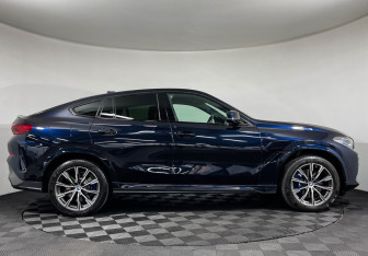 Подержанный автомобиль BMW X6 2021 года (6 фото)