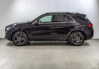 Подержанный автомобиль Mercedes-Benz GLE 2021 года (8 фото)