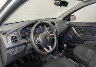 Подержанный автомобиль Renault Logan Sedan 2021 года (16 фото)